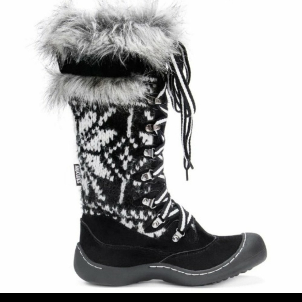 Muk Luks Black & Gray Faux Fur Lace-Up Winter boot
